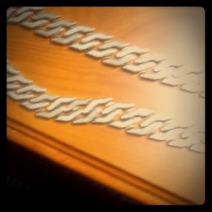 This is a gold daimond crested chain